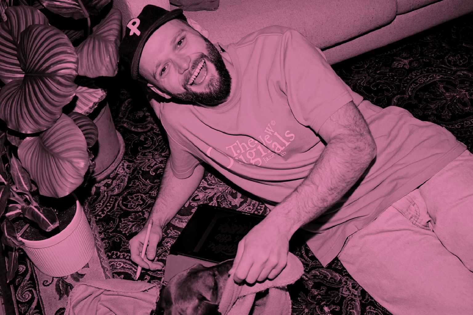 Fresh Graphics and Handmade Energy: Interview with Lennert Stok